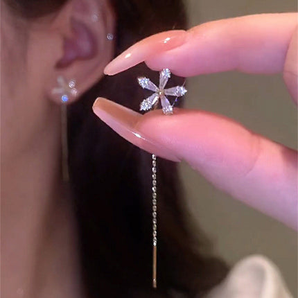 Boucles d'oreilles fleurs en diamant brillant