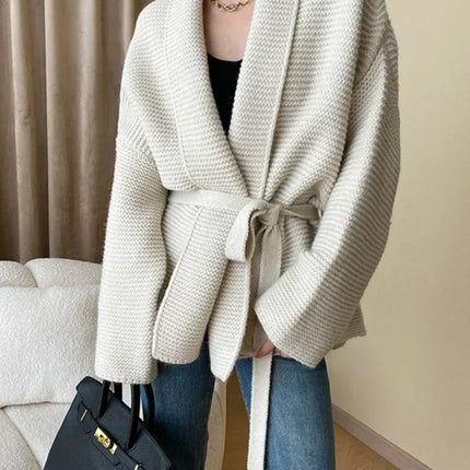 Cardigan en maille avec ceinture à nouer